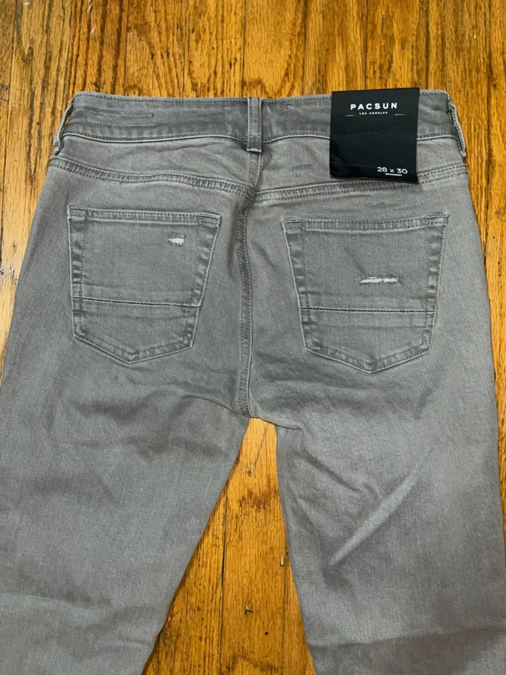 NWT PACSUN Skinniest Distressed Gray Jeans with Knee Rips Size 28